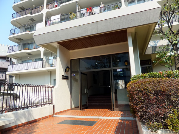 横浜スカイハイツの外観