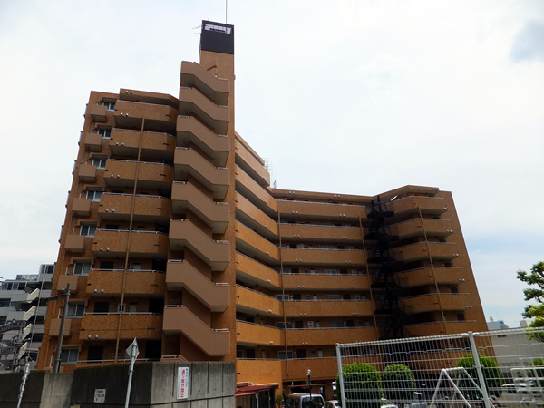 ライオンズマンション中央林間駅前の外観