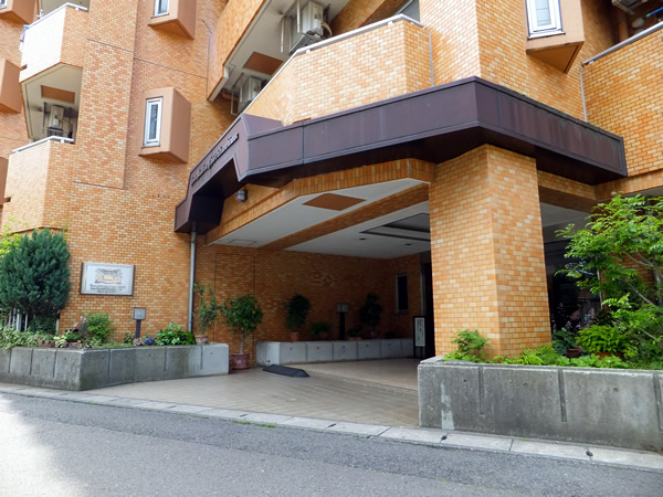 ライオンズマンション中央林間駅前の外観