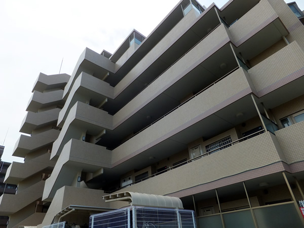 ルピナス中央林間の外観