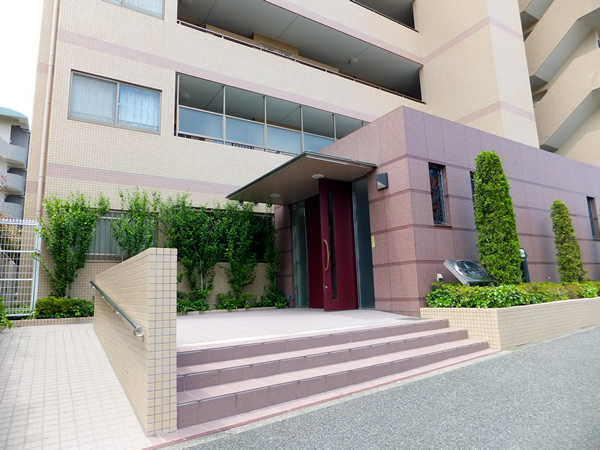 ルピナス中央林間の外観