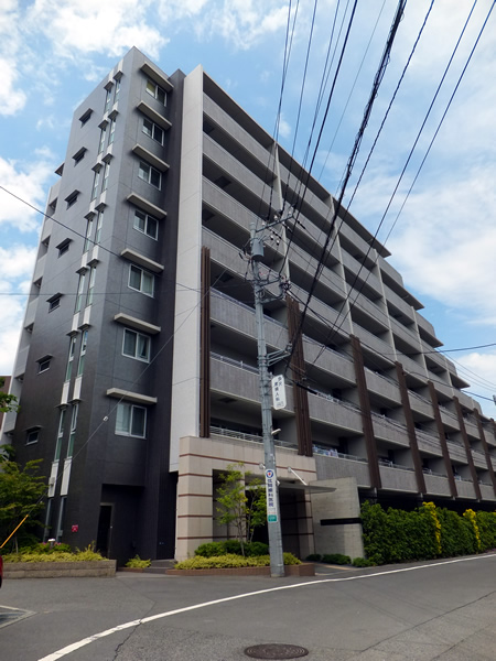 プラウディア中央林間の外観