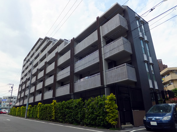 プラウディア中央林間の外観