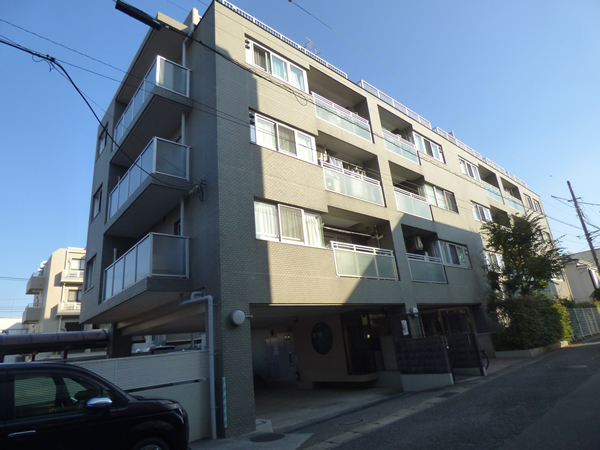 プリオールコート中央林間の外観