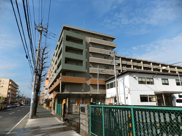 クレストフォルム綱島ガーデンコートの外観