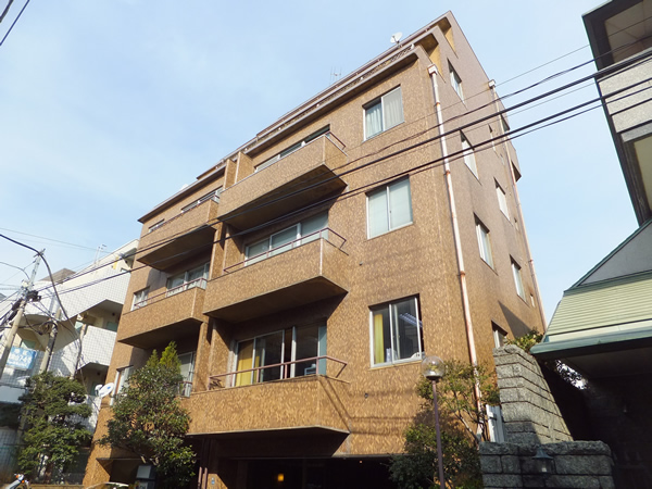 南青山サンハイムの外観