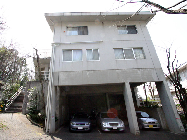 ゆりが丘ヴィレッジ１１棟の外観