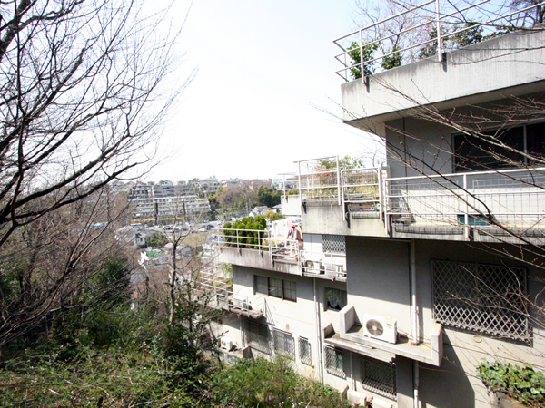 ゆりが丘ヴィレッジ１１棟の外観