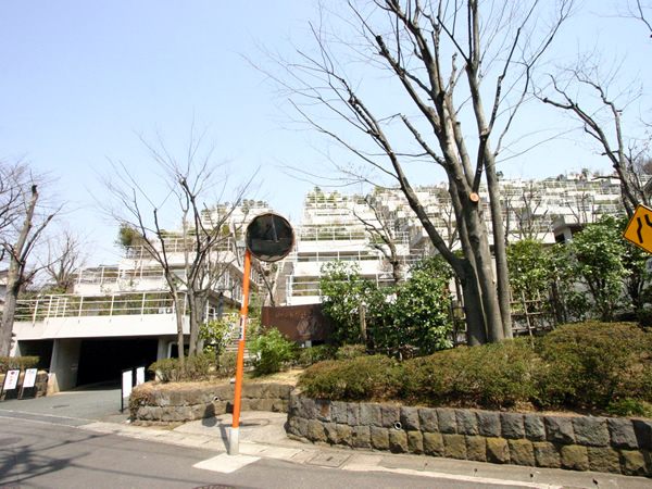 ゆりが丘ヴィレッジ１１棟の外観