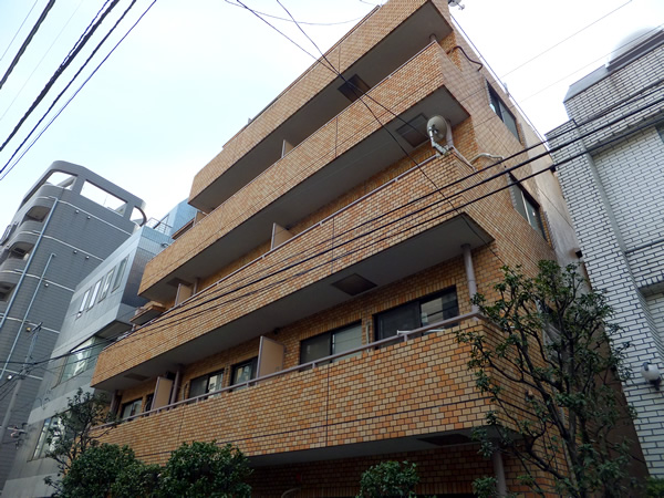 日興児玉パレス南青山の外観