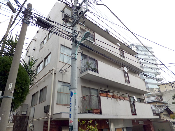 南青山ロータリーマンションの外観