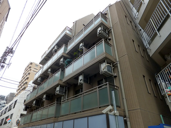 メインステージ青山の外観