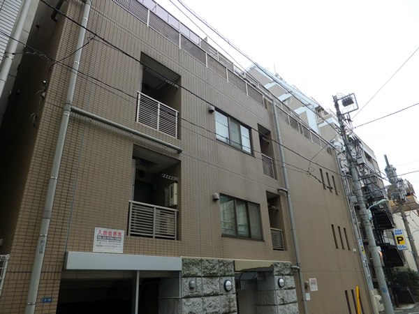 メインステージ青山の外観