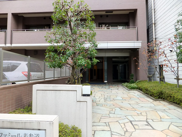 ファミール表参道ベルファースの外観