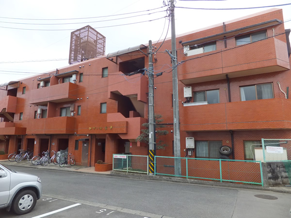 セザール秦野の外観