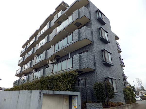 サンライフ秦野グランディアの外観