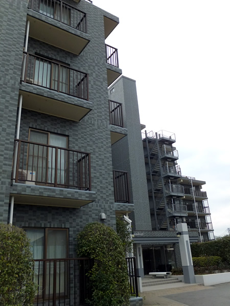 サンライフ秦野グランディアの外観