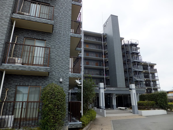 サンライフ秦野グランディアの外観