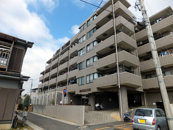 ライオンズヒルズ秦野の外観