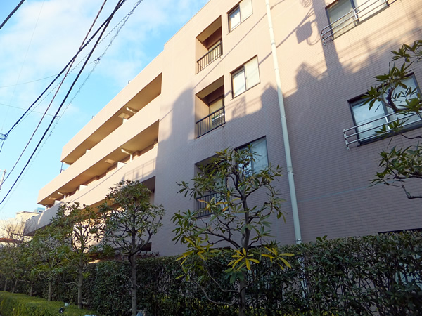 ファミール中野の外観