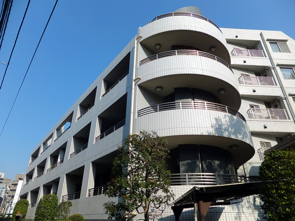 アールブラン目黒青葉台の外観