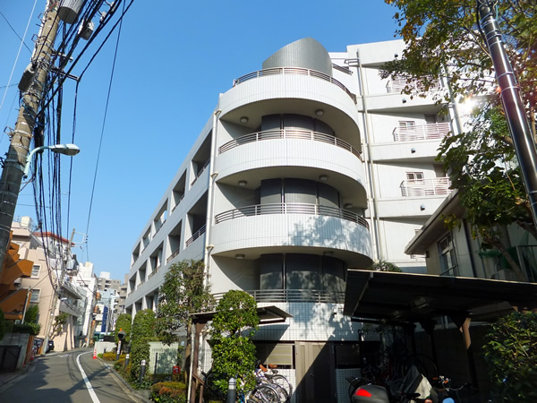 アールブラン目黒青葉台の外観