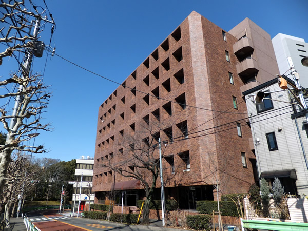 ロイヤル赤坂サルーンの外観