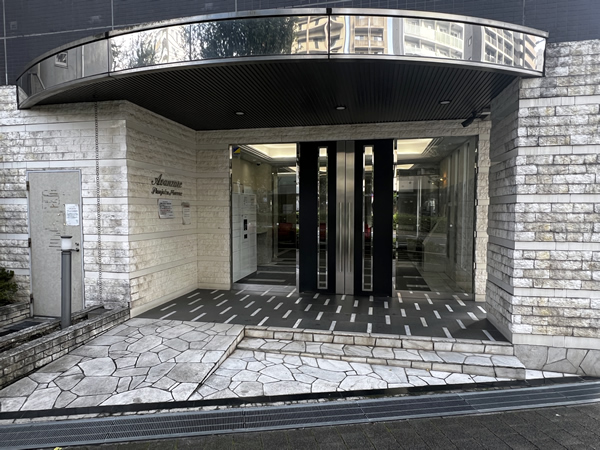 アヴァンツァーレ新宿ピアチェーレの外観