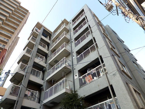 三軒茶屋サンハイツの外観