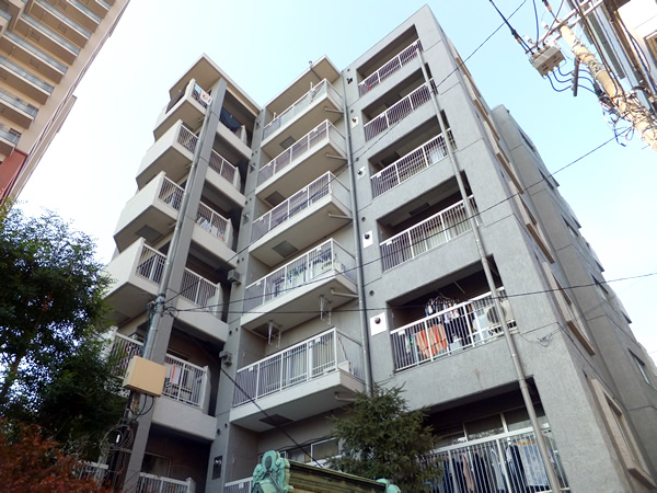 三軒茶屋サンハイツの外観