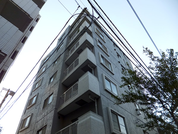 三軒茶屋サンハイツの外観