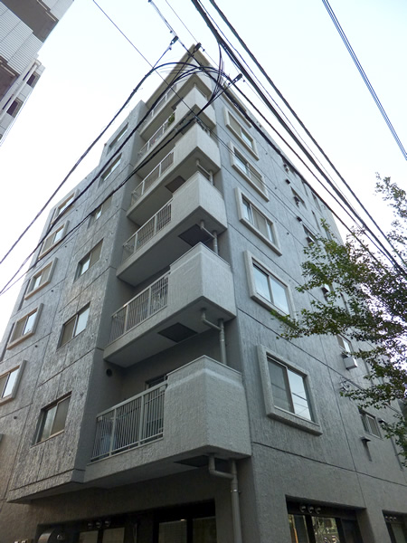 三軒茶屋サンハイツの外観