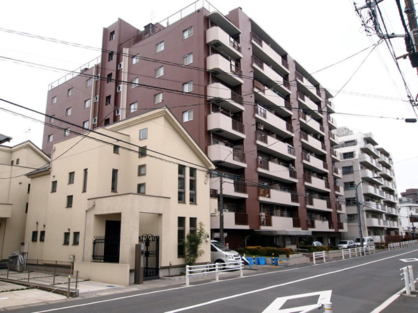 第1八王子ハイツの外観