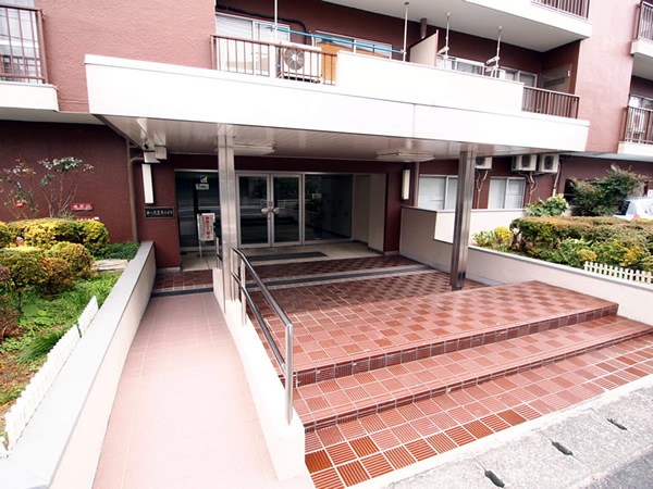 第1八王子ハイツの外観