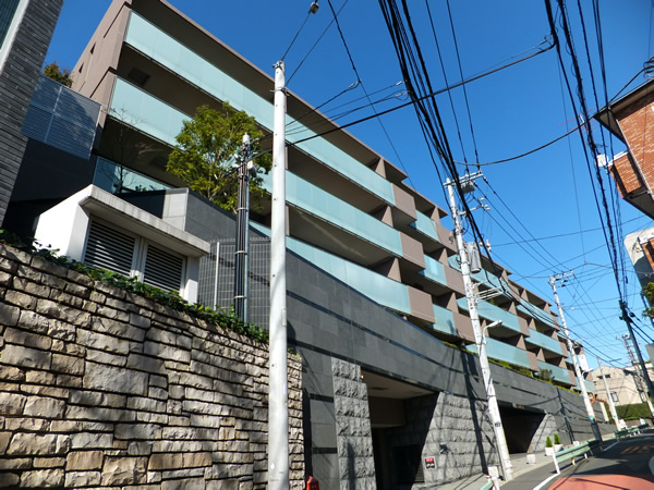 パークハウス諏訪山プレゼンスの外観