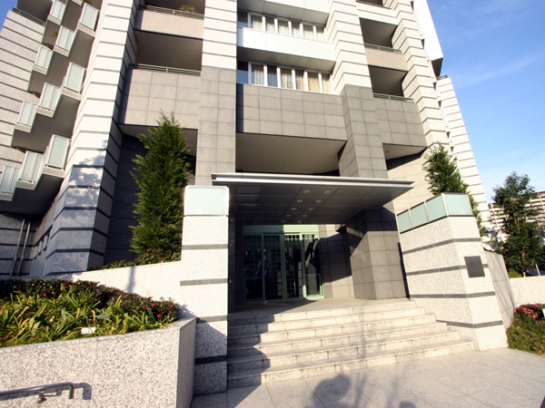 プライムアリーナ新百合ヶ丘ライトウイングの外観