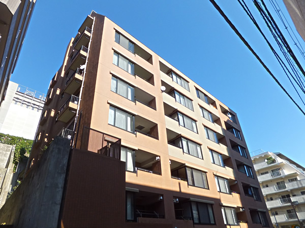 横浜パークホームズの外観