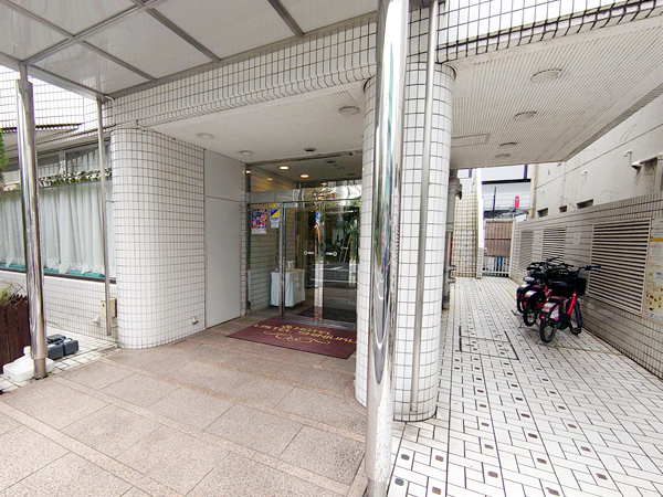 ホテルリステル新宿の外観