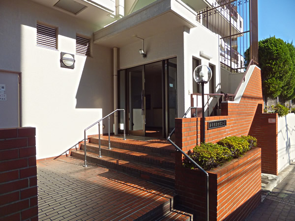 藤和横浜台町コープの外観