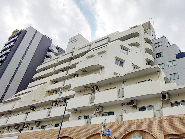 藤和新宿番衆町コープの外観