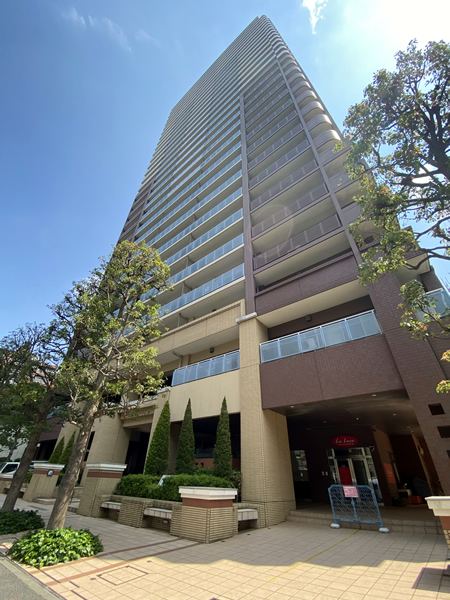 ライオンズステージ府中シティタワーの外観