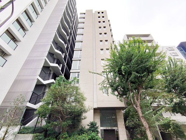 ナビウス西新宿の外観