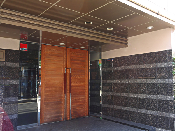 ヒルズ本八幡プレシャスコートの外観