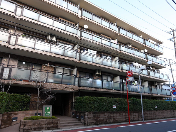 プリンスハイツ本八幡の外観