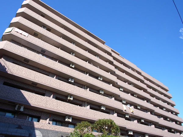 ライオンズシティ本八幡の外観