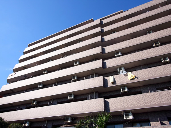 ライオンズシティ本八幡の外観