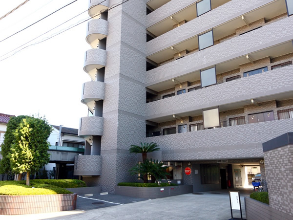 ローズガーデン本八幡1番館の外観