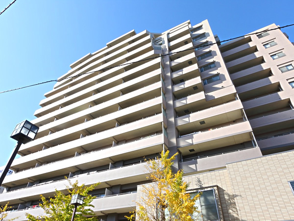 ディアステージ本八幡の外観