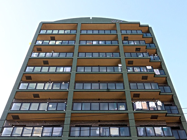 ダイアパレス本八幡2番館の外観