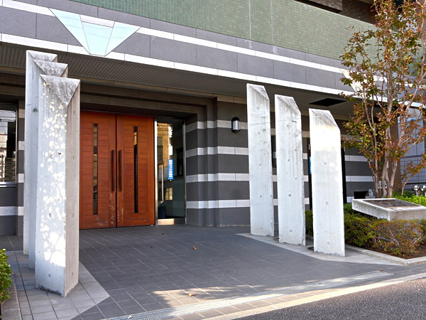 ダイアパレス本八幡2番館の外観